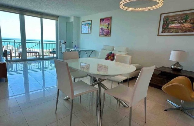 Cozy 1-bedroom ocean view condo in the Yacht Club, South Beach, Miami Beach