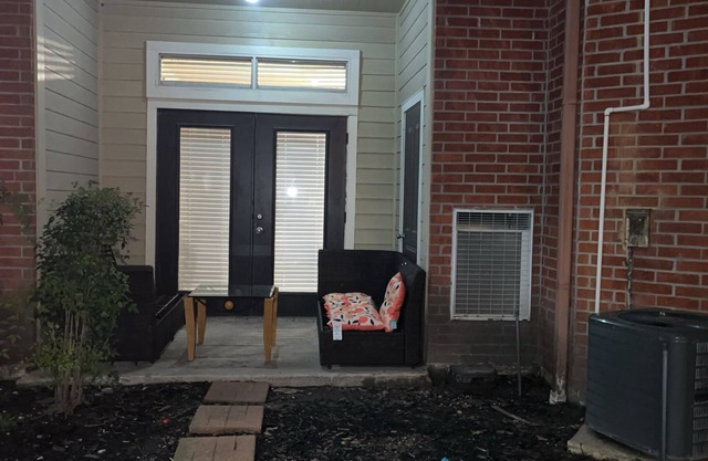 Cozy 1bed apt. This Galleria heart apartment is the perfect home away from home.