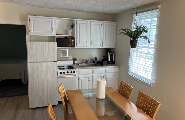 Cozy 2-bedroom apartment in Elizabethtown. Close to Hershey and Lancaster!