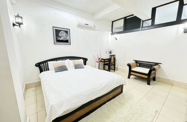 Cozy 2-bedroom apartment in awesome Vientiane with AC, WiFi