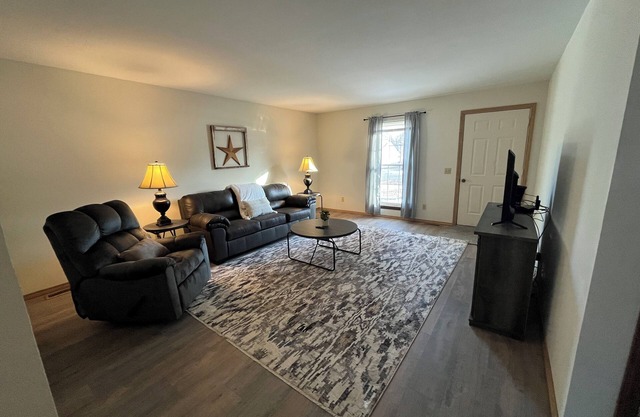 Cozy 2-bedroom apartment in Dexter