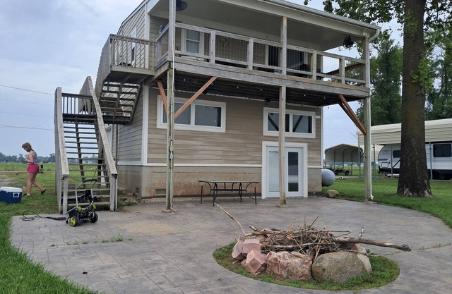Cozy 2-bedroom cabin on fantastic Big Lake