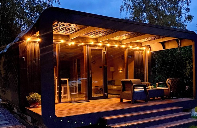 Cozy 2-bedroom cabin with a garden and a hot tube