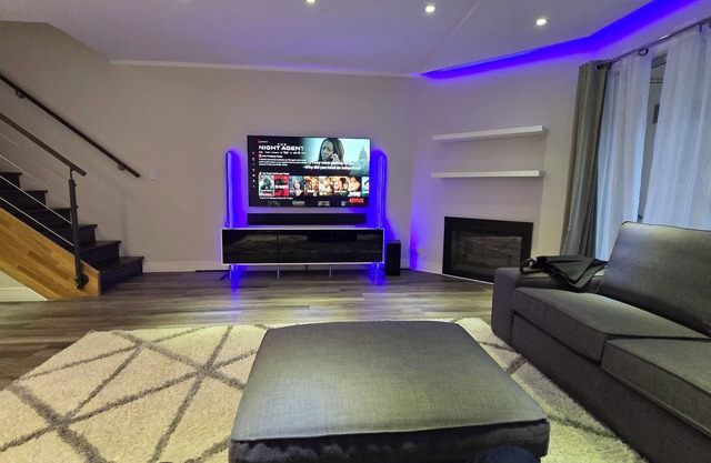 Cozy 2-bedroom condo in charming San Jose with AC, WiFi