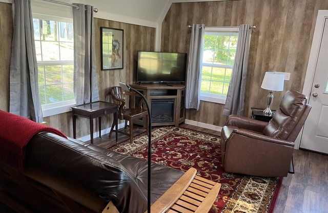 Cozy 2 Bedroom Guesthouse at High Corner Farm