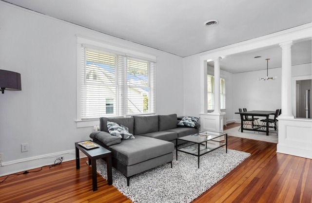 Cozy 2 Bedroom Oasis in Norfolk's Best Neighborhood