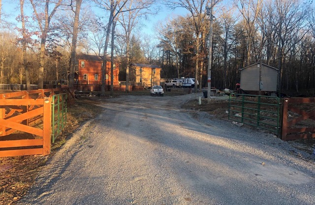 Cozy 2-bedroom/office cabin w/POOL, AC, WIFI on 35 Acres