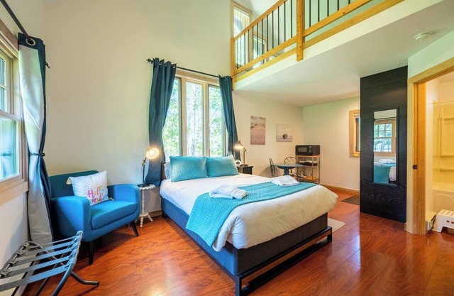 Cozy 2-Unit Duplex | 1 block to Sunsets & Dining