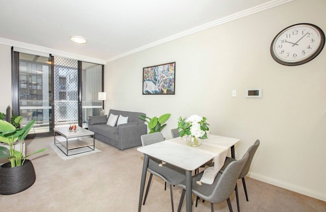 Cozy 2B with free parking