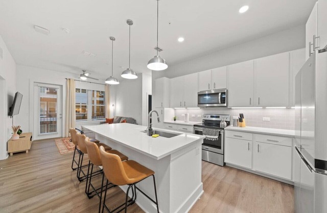 Cozy, 2BD haven in heart of Tampa | Free Parking!