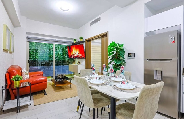 Cozy 2BR Apt, Rooftop Terrace, Pool