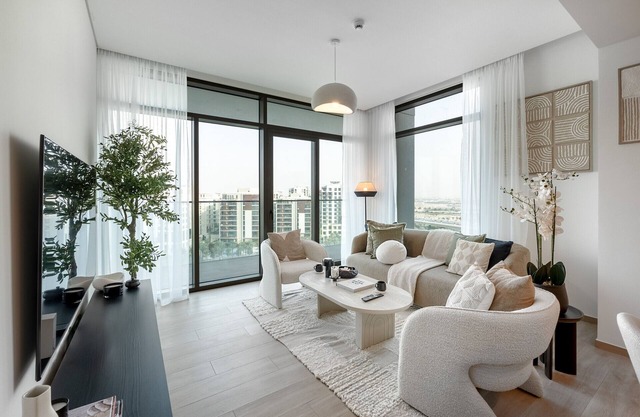 Cozy 2BR with Creek Views in Dubai Creek Harbour