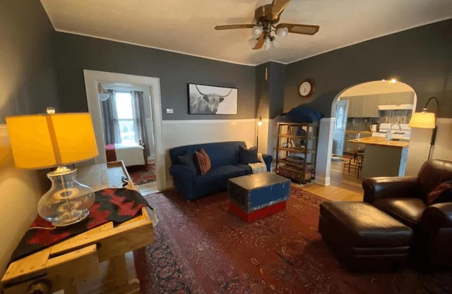 Cozy 3 & 4 Bed Home 2 Blocks to Hospitals & Lambeau