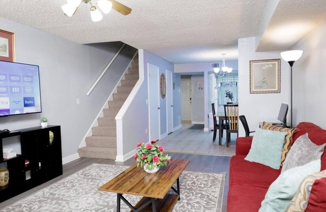 Cozy 3-Bed Athens Getaway, Right Near UGA!