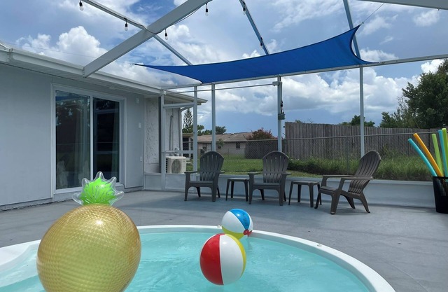 Cozy 3-bed home with Pool