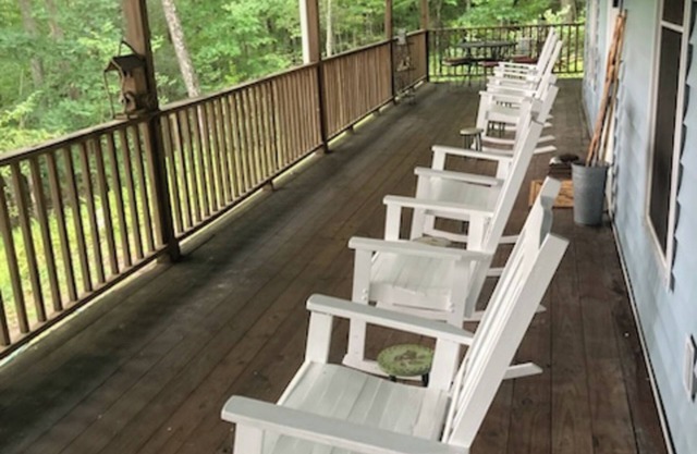 Cozy 3 Bed Room Cabin in NC Mountians quiet gated community: Lots to see and do