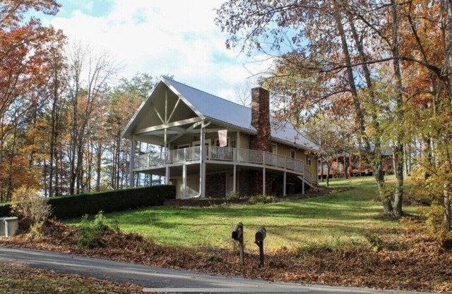 Cozy 3 Bedroom Cabin Near Lake Cumberland