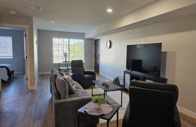 Cozy 3-bedroom Condo at Stadium Place
