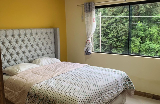 Cozy 3-bedroom house in nice Itapúa with AC, WiFi