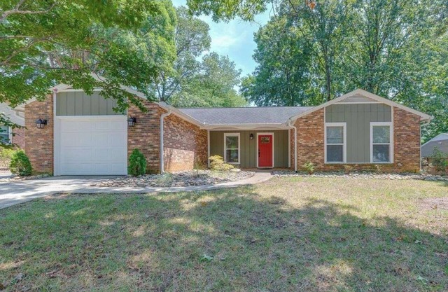 Cozy 3-bedroom Ranch Retreat with 2 Baths, WiFi, Garage, and Fenced Backyard