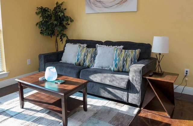 Cozy 3BR/2B Full Kitchen-Self Check-In W/D