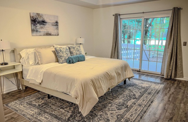 Cozy 3BR/2BA home in Carolina Trace ~ Sleeps 8 ~ Deck ~ Fence ~ Golf Course View