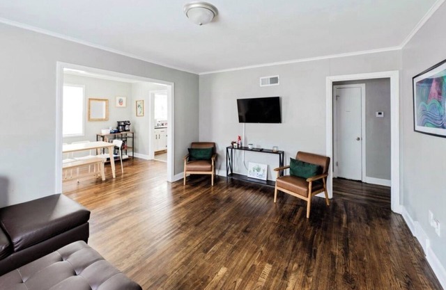 Cozy 4-bed 1bath Home in the University of Memphis area and 5 minutes from I240W