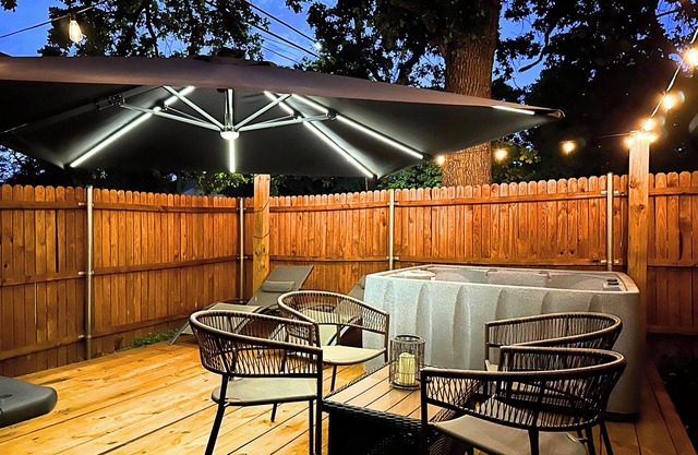 Cozy 4BR/2BA in Irving, TX Hot Tub Game Room Near DFW Airport & Downtown