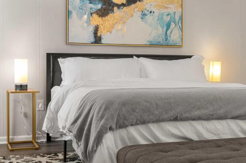 Cozy 4BR Home Pet Friendly Large Yard & Patio