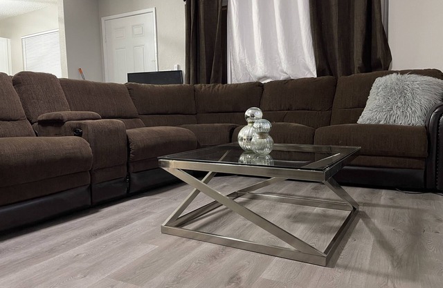 Cozy 5 bedroom sleeps 14+