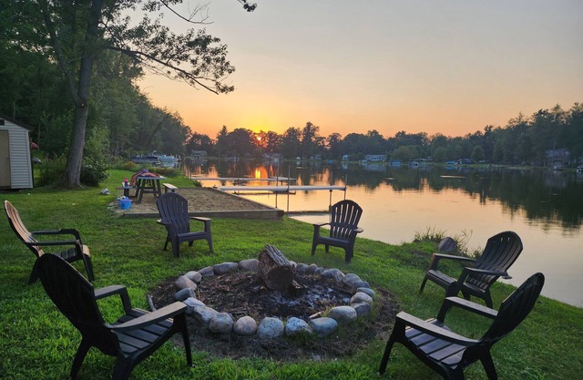 Cozy A-frame on Lime Lake