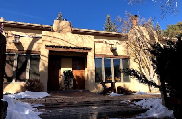 Cozy Adobe Condo near Taos Ski Valley - Hacienda de Valdez