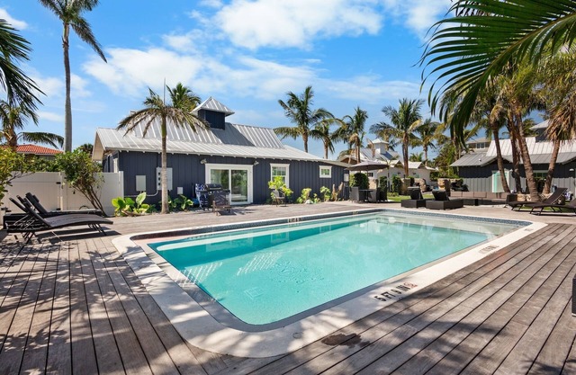 Cozy AMI Villa! Pool, BBQ, and Beach Access!