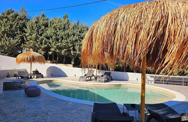 Cozy and beautiful 2-bedroom apartment!Family friendly/shared pool