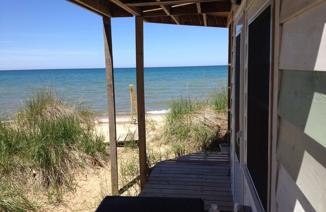 Cozy and Charming Beach Getaway on Lovely Lake Michigan