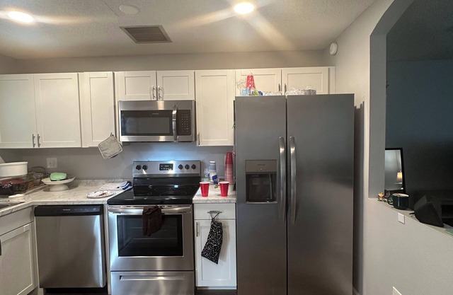 Cozy and clean 1-bedroom house with WiFi, AC in enchanting New Port Richey