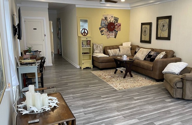 Cozy and close to downtown Port Clinton, Jet Express to Put-In-Bay and fishing!