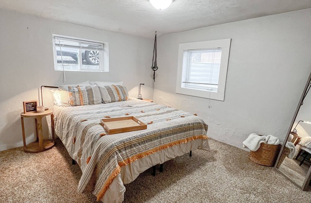 Cozy and Convenient 2 Bedroom