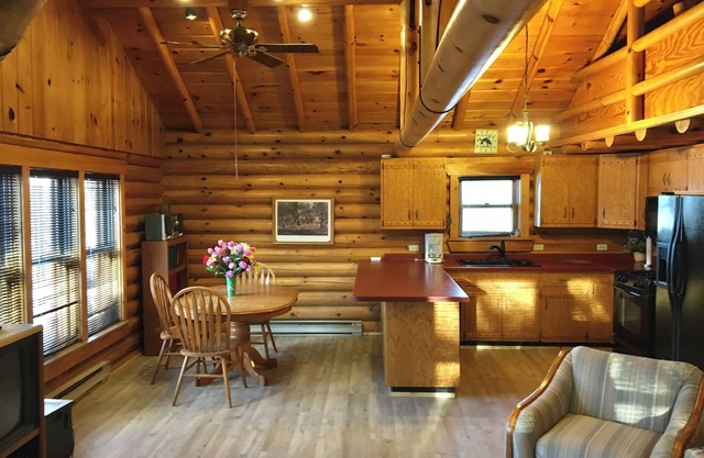 Cozy and peaceful 1-bedroom cabin with loft near peaceful Saint John, ND