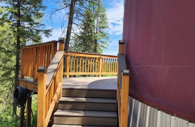 Cozy and POSH-est Yurt in gorgeous Boise National Forest