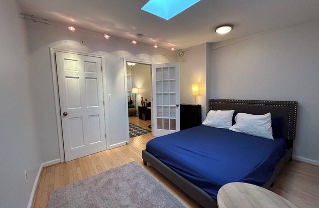 Cozy and spacious 2-bedroom Baltimore townhome