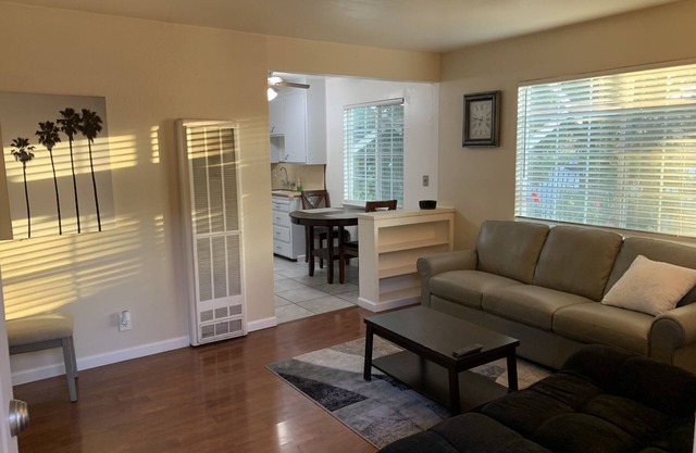 Cozy apartment centrally located in the heart of Silicon Valley