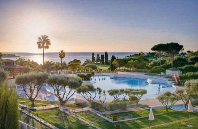 Cozy Apartment in Agay with Stunning Views