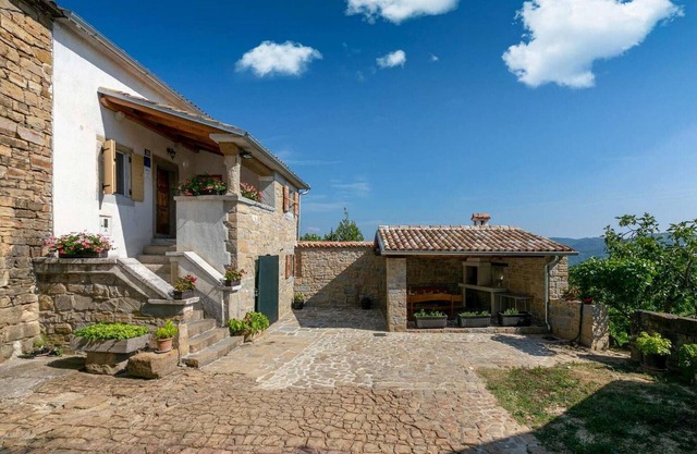 Cozy apartment in Buzet