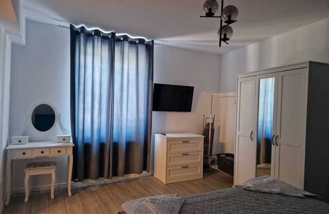 Cozy apartment in charming Mangalia with AC,WiFi,free Parking beach side.Central