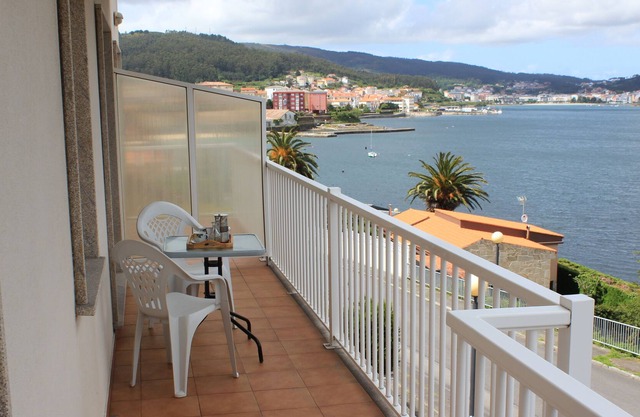 Cozy apartment Playa de Quenxe