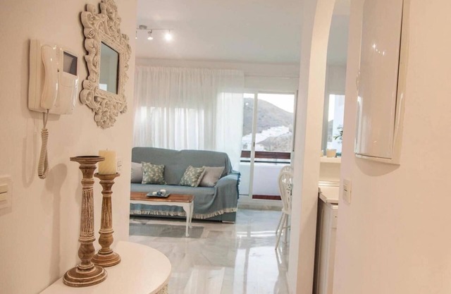 Cozy apartment with sea and pool views