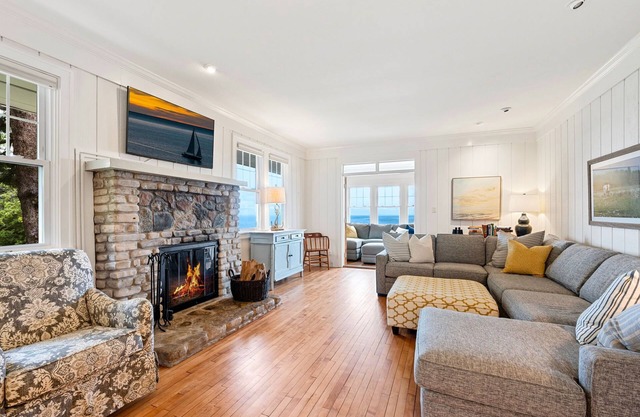 Cozy Bayside Cabin | Lake + Sauna Access in Egg Harbor