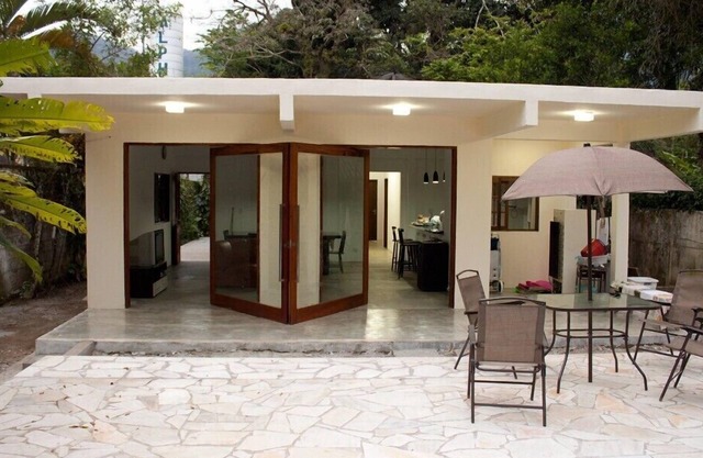 Cozy beachfront beach house with pool, terrace, barbecue