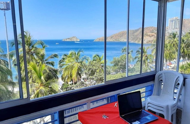 Cozy beauty , relaxing apt in front of the beach with a majestic view